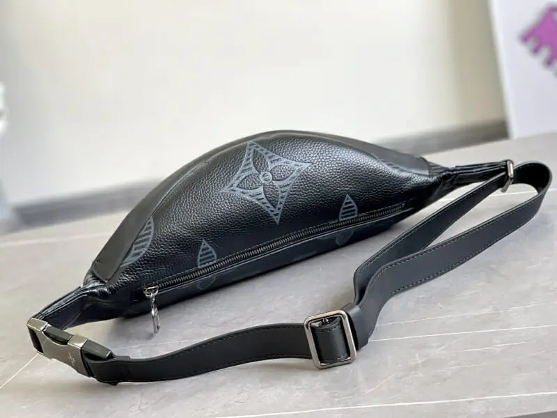 louis vuitton lv aaa qualite sacs ceinture s_117a3441